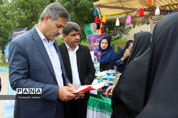 مدرسه مصلحیان شهرستان بوشهر کمک به سیل زدگان