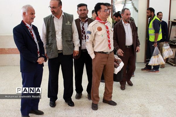 حضور رییس سازمان دانش آموزی خوزستان و مربیان پیشتاز در ارودگاههای اسکان سیل زدگان  حمیدیه