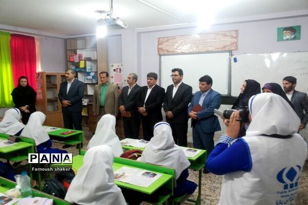 بازدید مدیرکل آموزش و پرورش استان بوشهر از دبستان مصلحیان