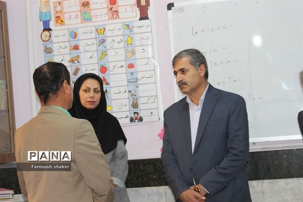 بازدید مدیرکل آموزش و پرورش استان بوشهر از دبستان مصلحیان