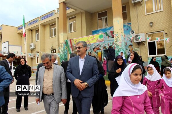 بازدید مدیرکل آموزش و پرورش استان بوشهر از دبستان مصلحیان