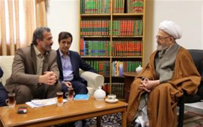 شهردار قم با آیت الله العظمی سبحانی دیدار کرد