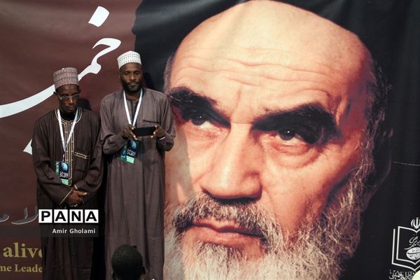 بازدید شرکت کنندگان ششمین دوره مسابقات بین المللی قرآن کریم از حسینیه جماران