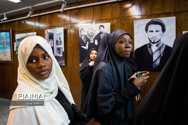 بازدید شرکت کنندگان ششمین دوره مسابقات بین المللی قرآن کریم از حسینیه جماران