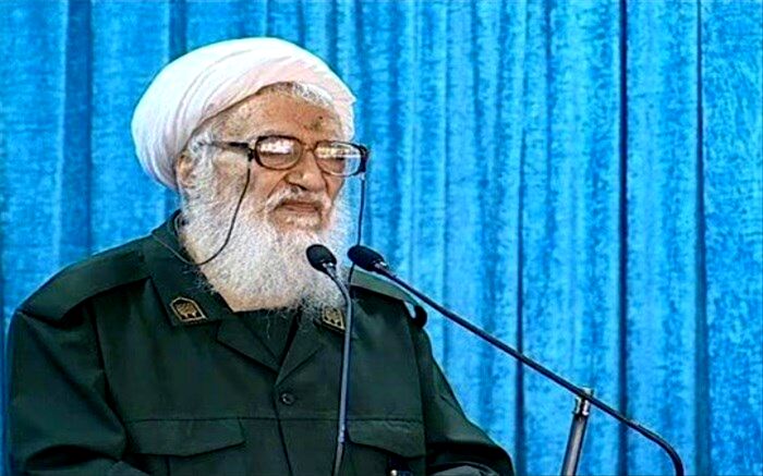موحدی کرمانی: احمق‌ها بدانند همه ایران سپاه است