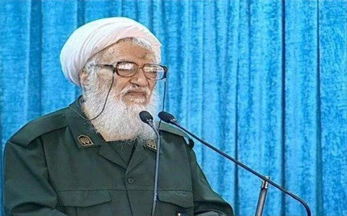 موحدی کرمانی: احمق‌ها بدانند همه ایران سپاه است