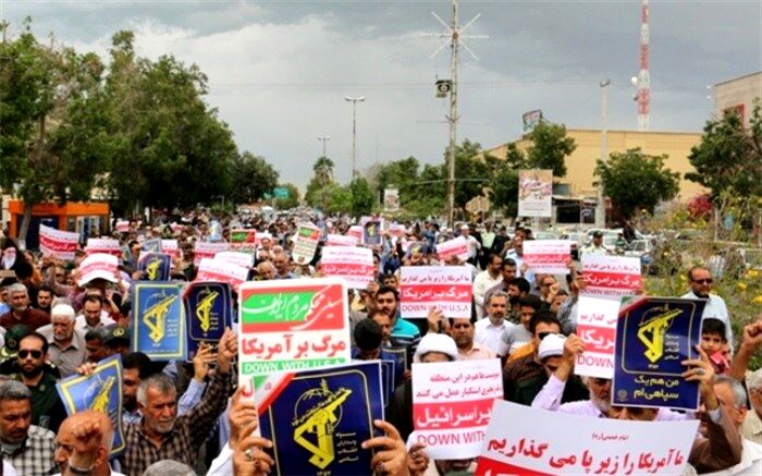راهپیمایی نمازگزاران بوشهری در حمایت از سپاه پاسداران