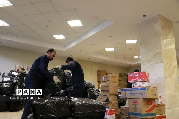 کمک‌های مردمی آذربایجان غربی به مناطق سیل زده