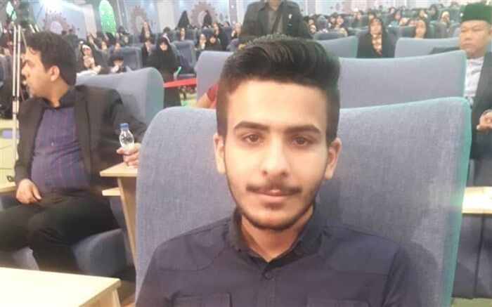 قاری دانش‌آموز عراقی: در مدارس عراق دروس اسلامی تدریس می شود ولی من قرآن را در دارالقرآن ها فرا گرفته‌ام