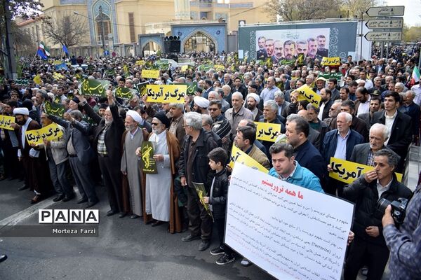 راهپیمایی مردم تبریز در حمایت از سپاه پاسداران انقلاب اسلامی