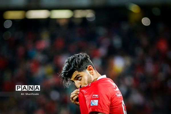 دیدار تیم‌های فوتبال پرسپولیس و سایپا