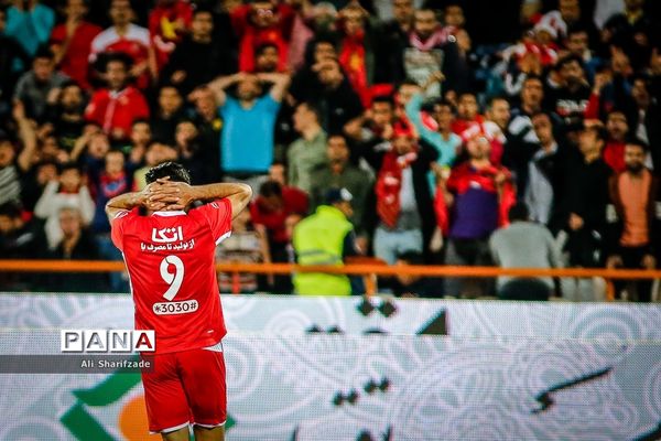 دیدار تیم‌های فوتبال پرسپولیس و سایپا