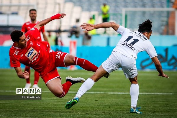 دیدار تیم‌های فوتبال پرسپولیس و سایپا