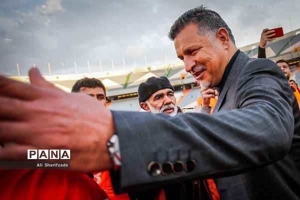 دیدار تیم‌های فوتبال پرسپولیس و سایپا