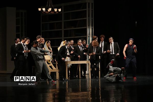 اجرای نمایش «سقراط»