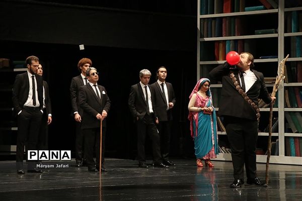 اجرای نمایش «سقراط»