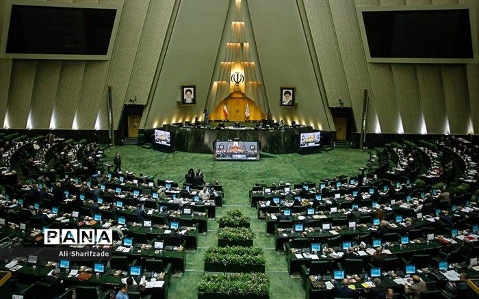 4 وزیر در مجلس درباره سیل گزارش می‌دهند