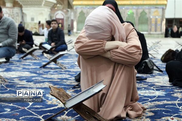 تجدید میثاق شرکت کنندگان مسابقات بین المللی قرآن کریم با آرمان های امام خمینی (ره)