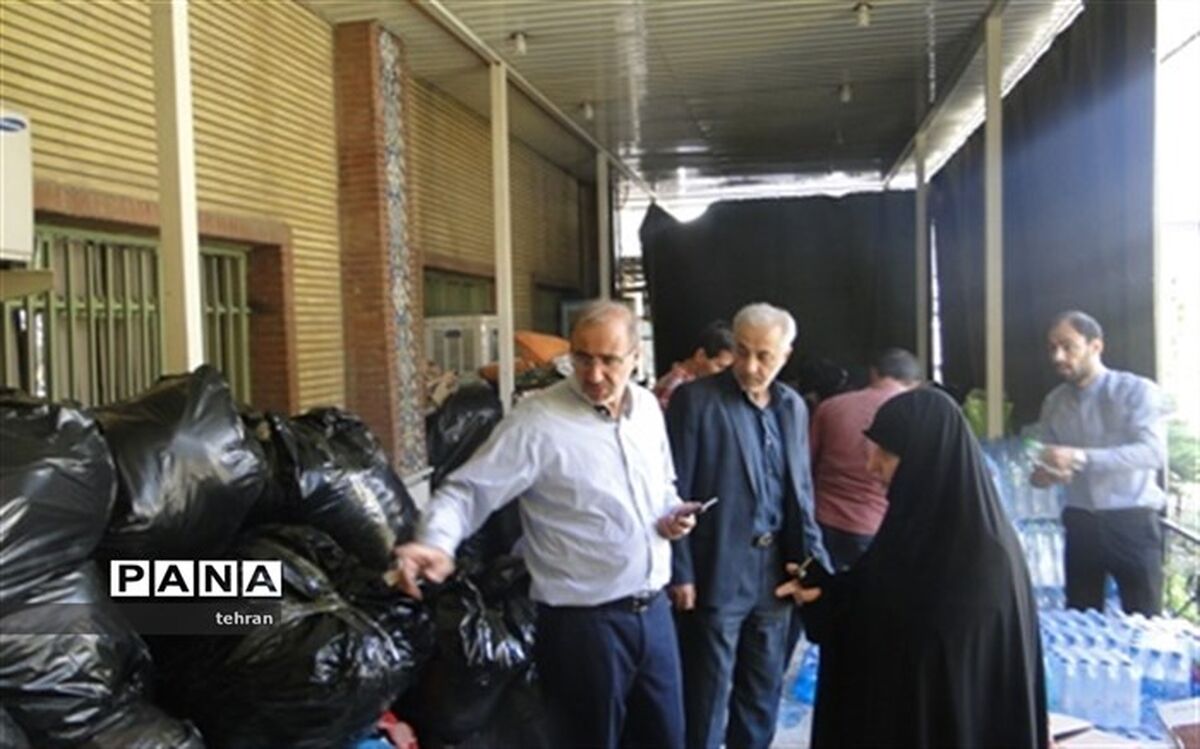 بازدید مدیر منطقه 14 ، از محل جمع آوری کمک های مردمی مدارس منطقه14
