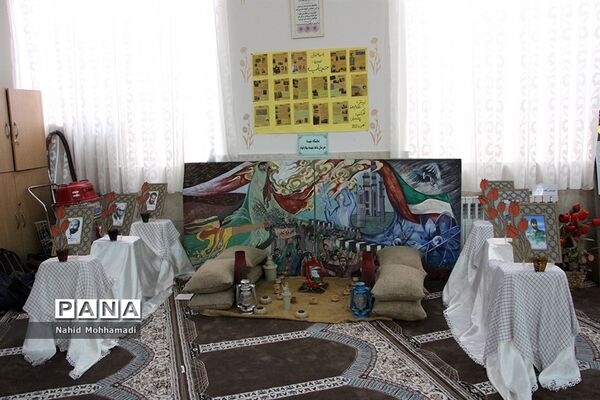 نمایشگاه عفاف و حجاب در دبیرستان نمونه تقوی شهرستان بیرجند