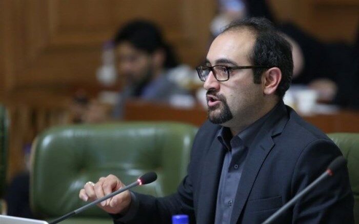 اعتراض حجت نظری به تاخیر دوساعته  جلسه شورای شهر ؛ مدعوین مسخره ما نیستند