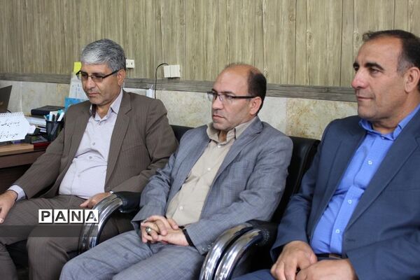 دیدار رئیس سازمان دانش‌آموزی کهگیلویه و بویراحمد با مدیر‌کل و معاونان آموزش و پرورش به مناسبت سال جدید
