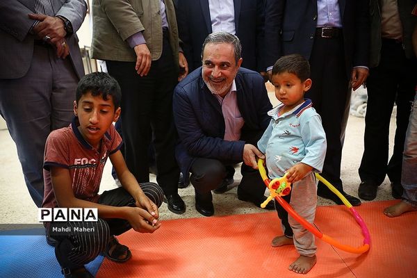 بازدید وزیر آموزش و پرورش از مناطق سیل‌زده استان خوزستان