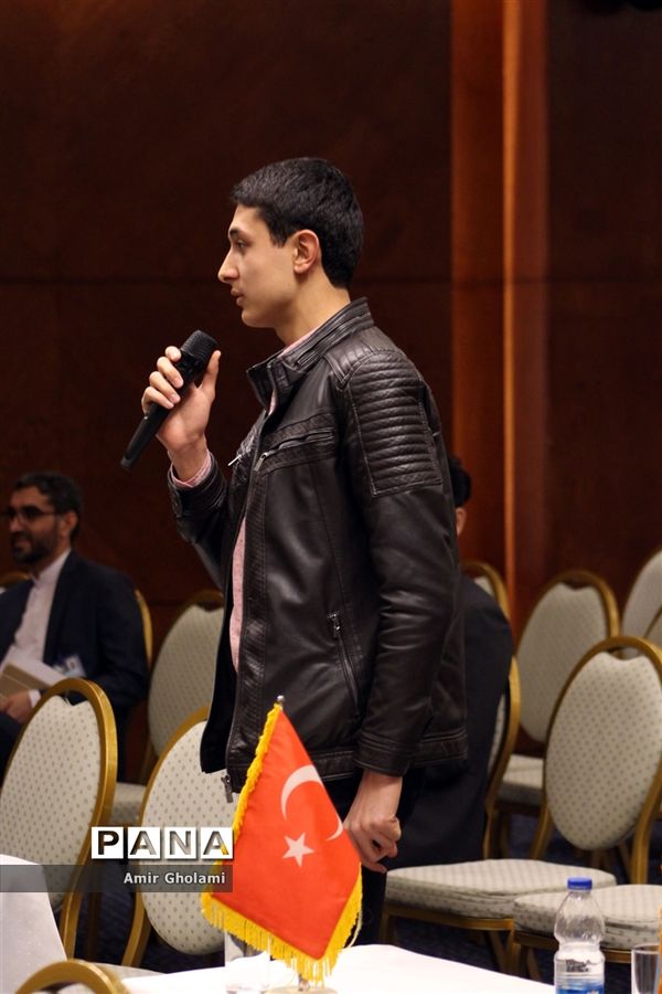 جلسه آشنایی و توجیهی دانش‌آموزان شرکت‌کننده در ششمین دوره مسابقات بین‌المللی قرآن‌کریم