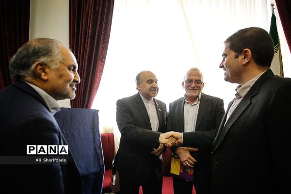 مراسم رونمایی از طرح های اشتغال زایی جوانان