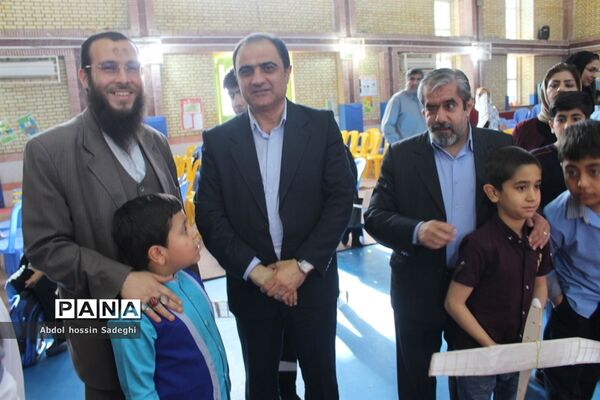 مسابقات گلایدر دانش‌آموزان پسر شهرستان بوشهر