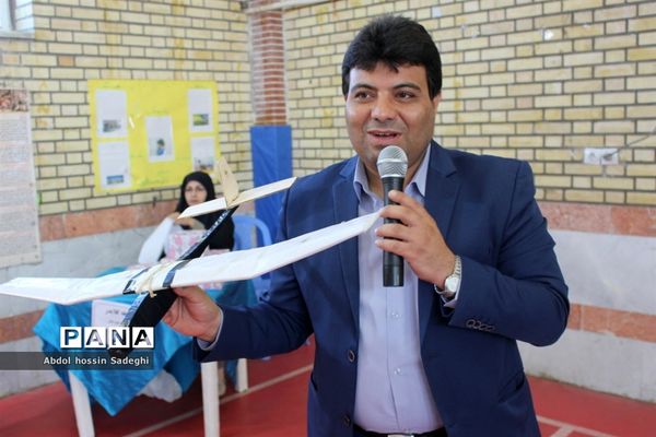مسابقات گلایدر دانش‌آموزان پسر شهرستان بوشهر
