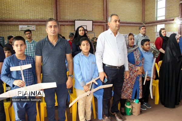 مسابقات گلایدر دانش‌آموزان پسر شهرستان بوشهر