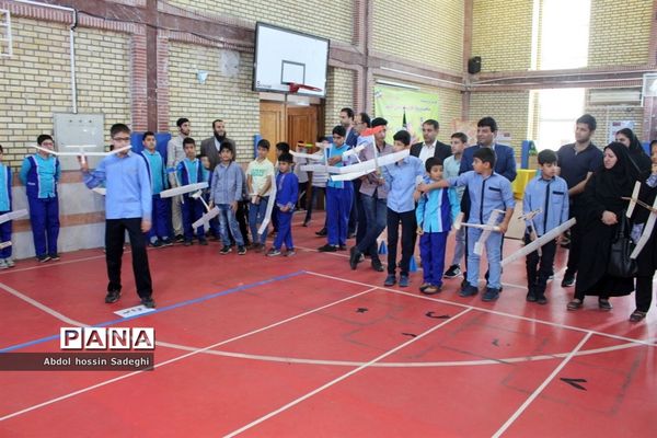 مسابقات گلایدر دانش‌آموزان پسر شهرستان بوشهر
