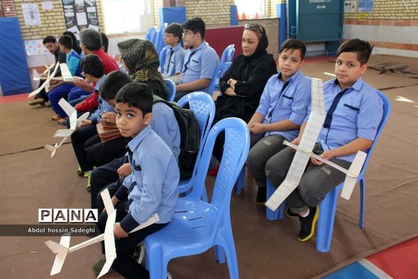 مسابقات گلایدر دانش‌آموزان پسر شهرستان بوشهر