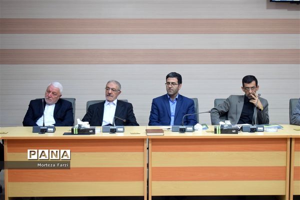 جلسه ستاد گرامیداشت مقام معلم در تبریز