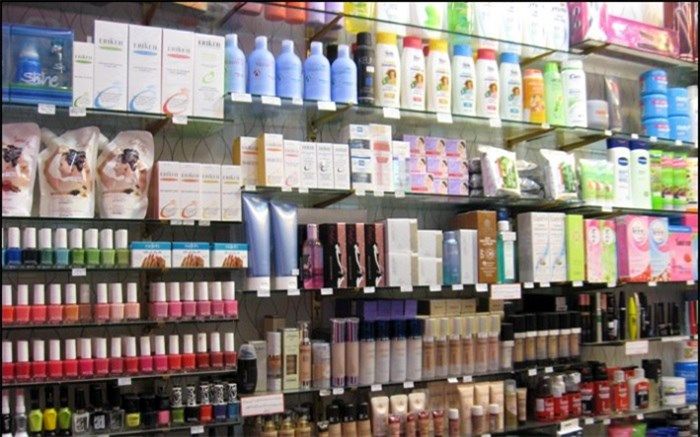 ۴ میلیون دلار  رژ لب‌ها خارجی وارد شد