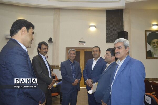 همایش تجلیل از طلایه‌داران تربیت در بوشهر-1