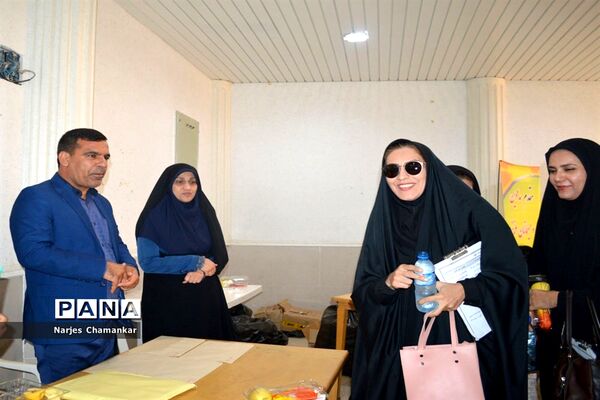 همایش تجلیل از طلایه‌داران تربیت در بوشهر-1