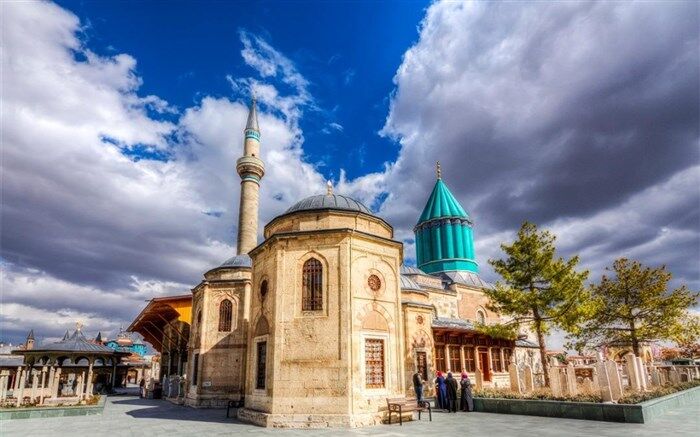 گفتگو با بیست ودومین نواده مولانا در «سفر به بهشت اندیشه »