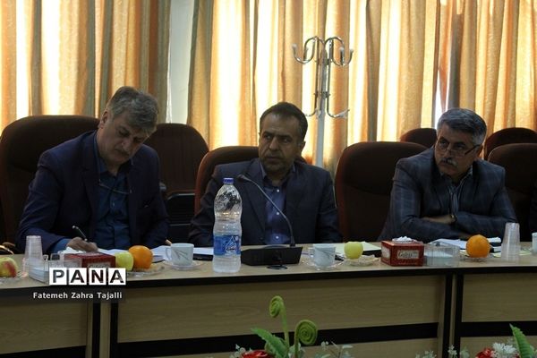 سومین جلسه شورای مرکزی انجمن اولیا و مربیان استان سمنان