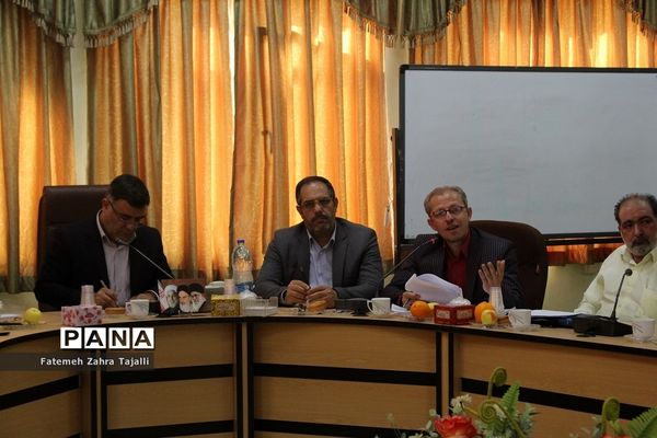 سومین جلسه شورای مرکزی انجمن اولیا و مربیان استان سمنان