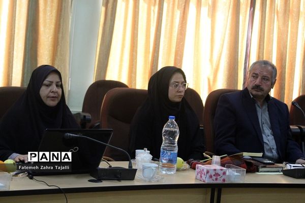 سومین جلسه شورای مرکزی انجمن اولیا و مربیان استان سمنان