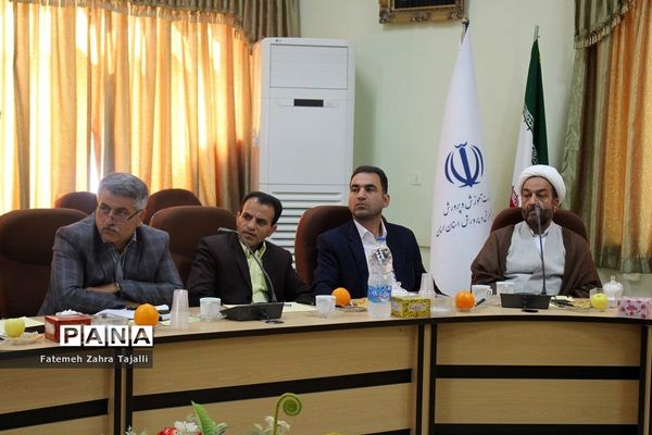 سومین جلسه شورای مرکزی انجمن اولیا و مربیان استان سمنان