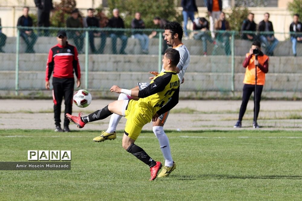 دیدار تیم‌های نود ارومیه و مس رفسنجان