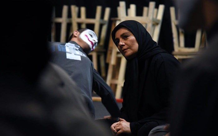 رونمایی از پوسترمستندسینمایی «خط باریک قرمز» در آستانه جشنواره جهانی فیلم فجر