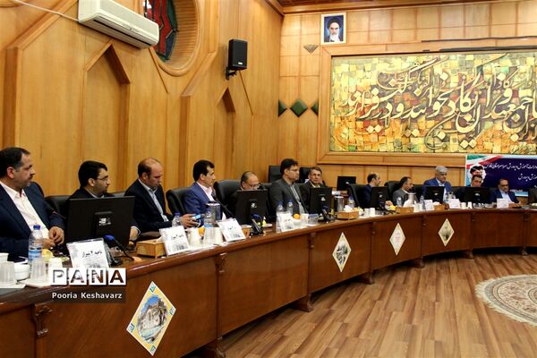 نشست روسای ادارات آموزش و پرورش استان فارس با وزیرآموزش و پرورش