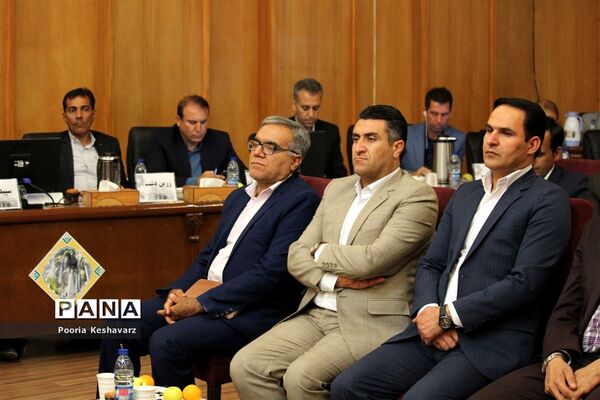نشست روسای ادارات آموزش و پرورش استان فارس با وزیرآموزش و پرورش