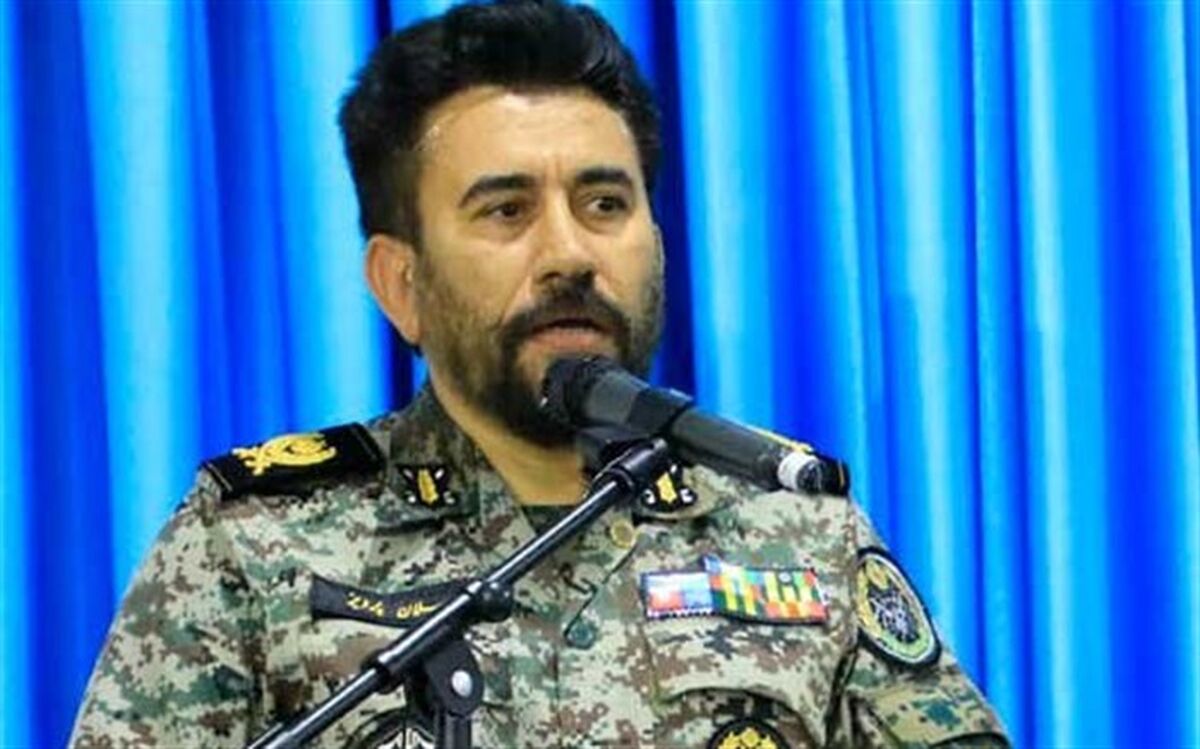 فرمانده ارشد نظامی آجا در خراسان جنوبی :  ارتش در حفاظت از مرزها همانند مشتی آهنین است