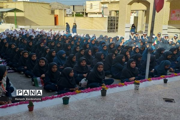 سیل مهربانی دانش آموزان گله‌دار فارس