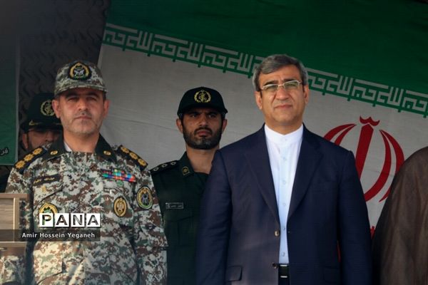 رژه روز ارتش در جزیره کیش